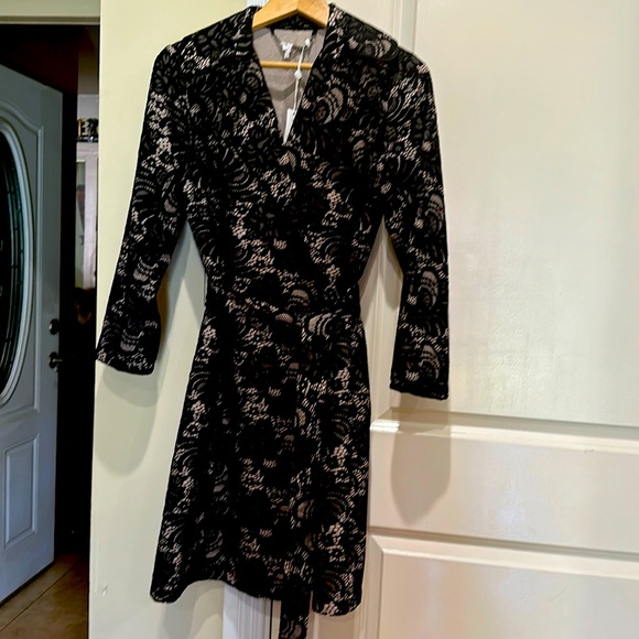 Trina Turk Jackets & Blazers - Trina Turk gorgeous embroidery coat new with tags. Can be worn as a dress.